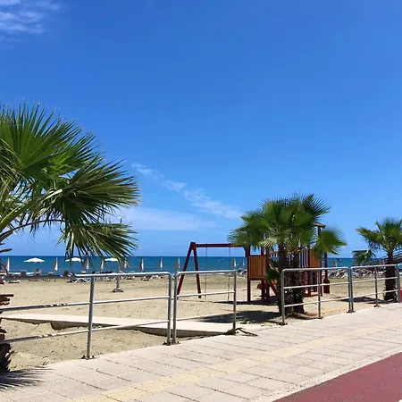 Luxury At Mackenzie With Private Parking And Balcony * Larnaka