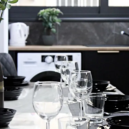 Luxury At Mackenzie With Private Parking And Balcony Daire Larnaca