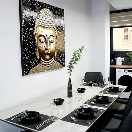 Luxury At Mackenzie With Private Parking And Balcony * Ларнака