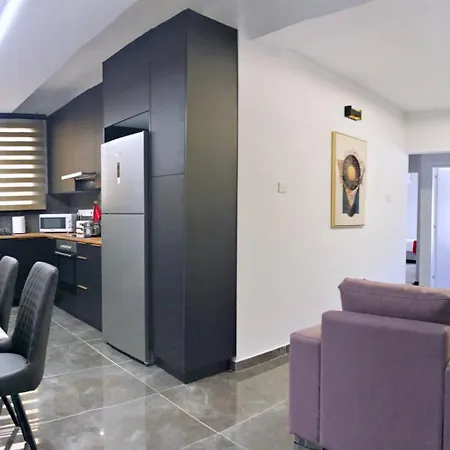Luxury At Mackenzie With Private Parking And Balcony Ларнака