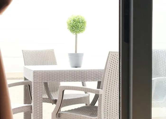 Luxury At Mackenzie With Private Parking And Balcony Apartamento Lárnaca