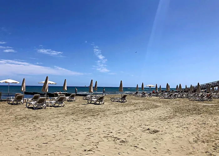 Appartamento Luxury At Mackenzie With Private Parking And Balcony Larnaca