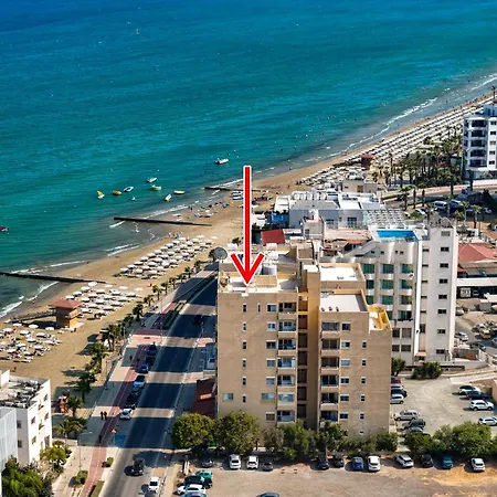 Luxury At Mackenzie With Private Parking And Balcony * Larnaka